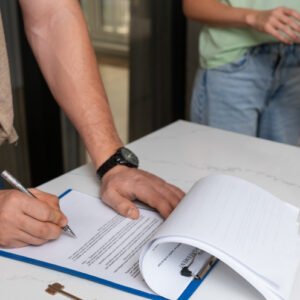 Compraventa de acciones y derechos de inmuebles